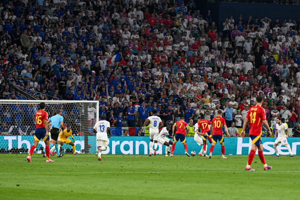 关于欧洲杯预选赛：法国战胜瑞士，晋级强的信息