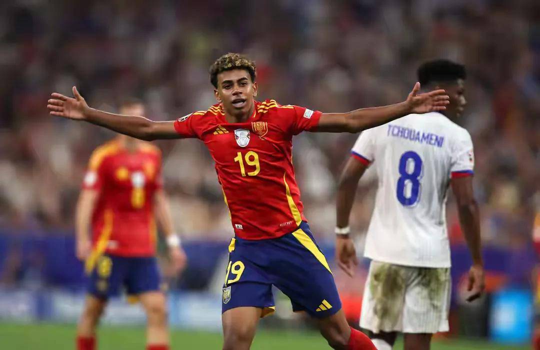 足球运动员在比赛中的不凡表现