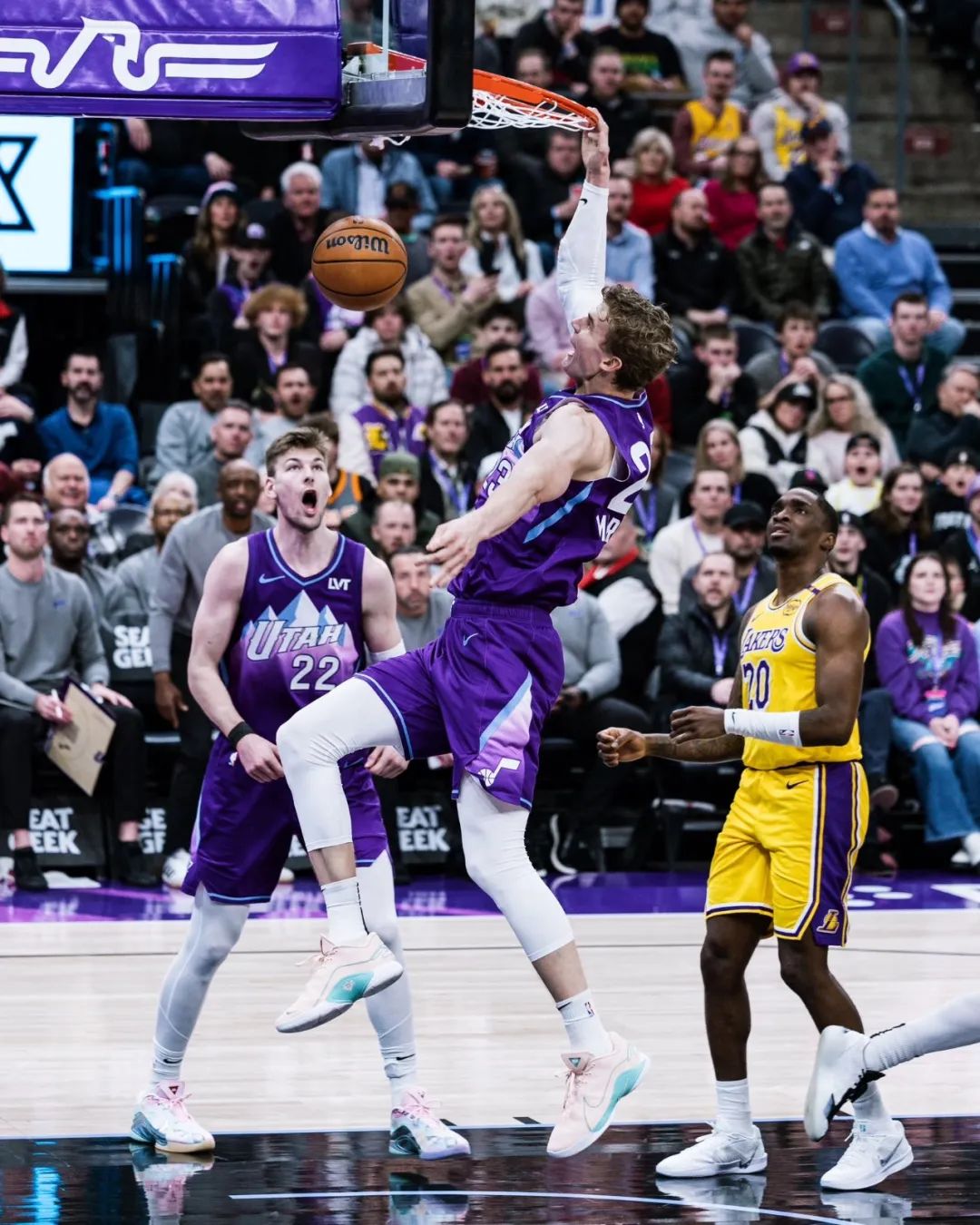 雷火电竞充值-包含爵士疯狂主场火力全开，连胜纪录不断攀升的词条