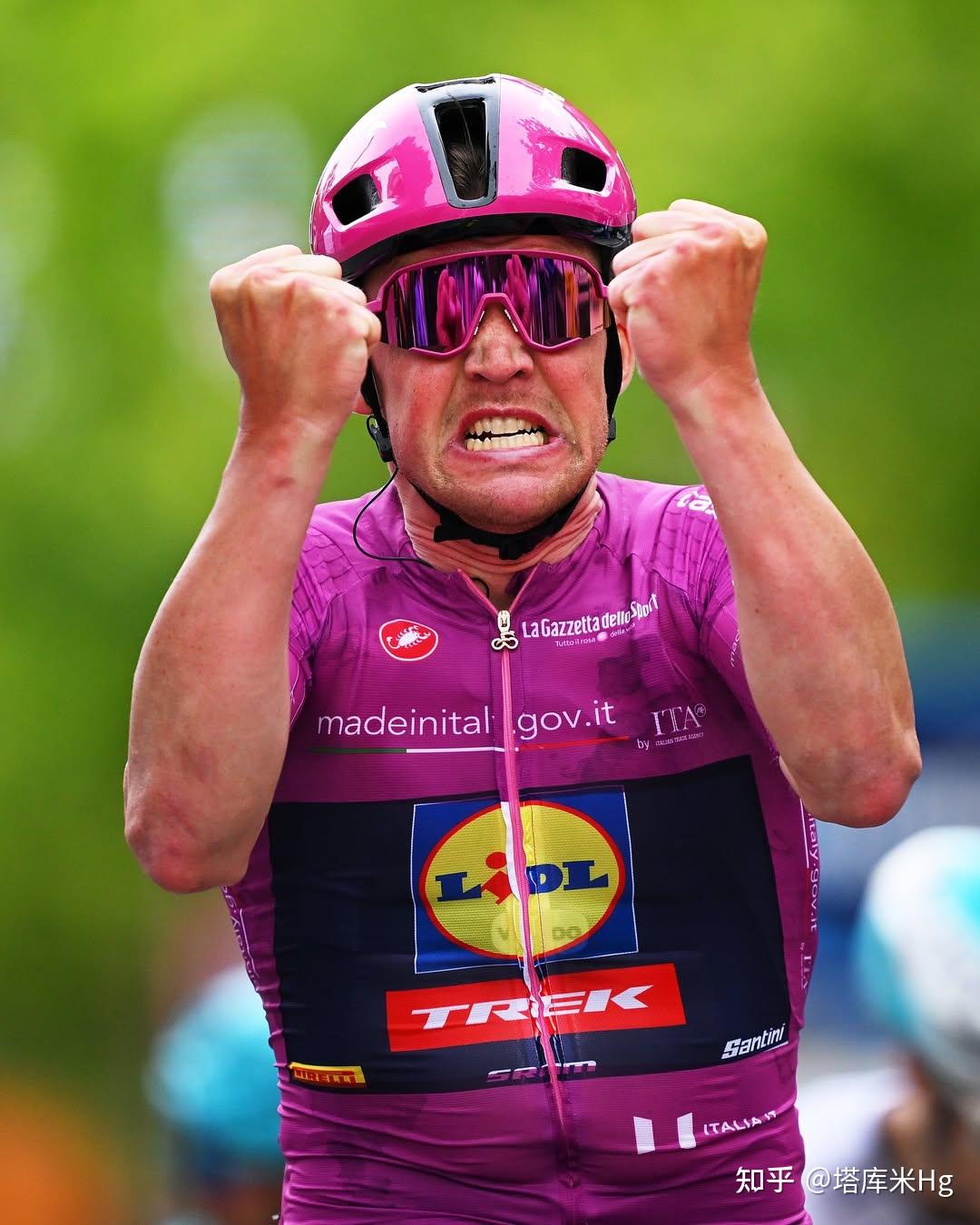 自行车冠军加速冲刺，刷新最快纪录