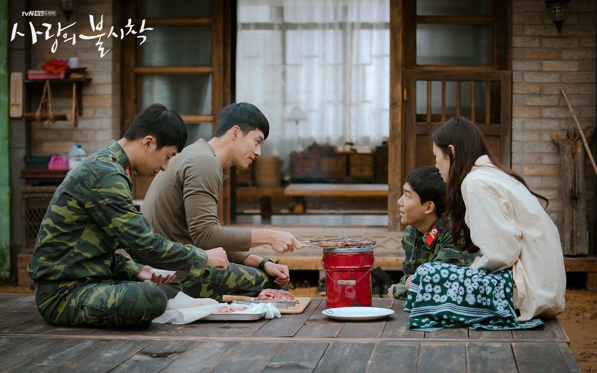 雷火电竞网站-镁光灯与记分牌，当三笘薰的压制级发挥遇上奥地利收割马里