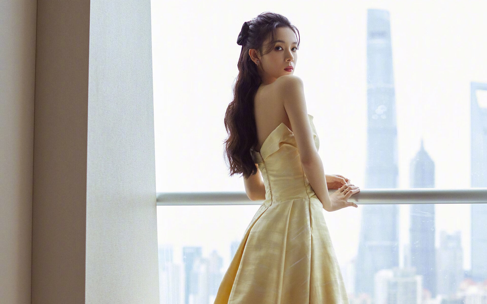 雷火电竞官网-爱德华兹封神之战席卷丹佛，掘金众志成城强势踏平开拓者